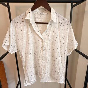 ⚪ Uniqlo White Polka Dot Button-Up Shirt (Size XS)